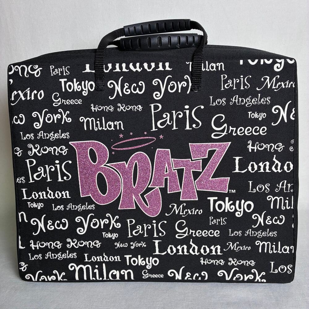 Vintage 2003 Bratz Doll World Tour Travel Storage Case Binder Y2K MGA 3 Inserts